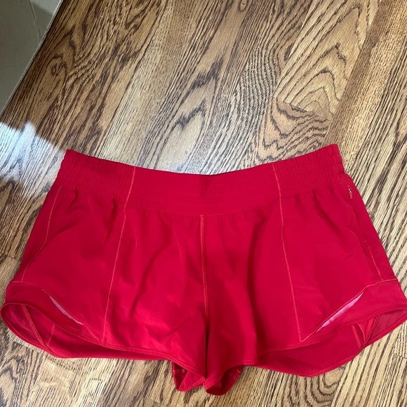Lululemon Hotty Hot High-Rise Lined Shorts 2.5" in Dark Red - Picture 2 of 3